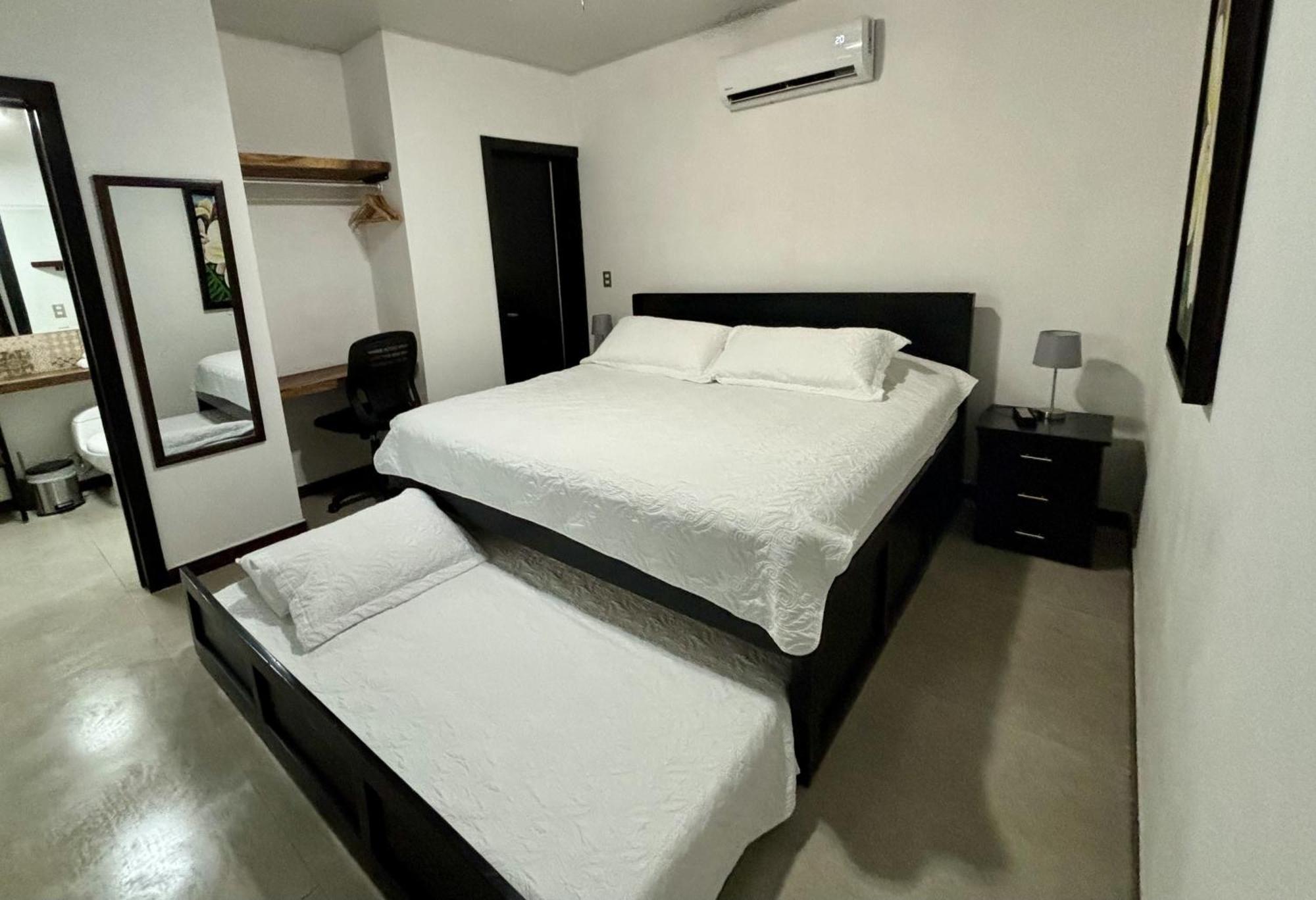 Amazilia Guesthouse ลิเบเรีย ภายนอก รูปภาพ