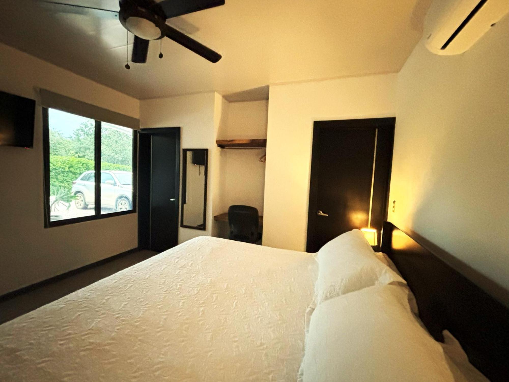 Amazilia Guesthouse ลิเบเรีย ภายนอก รูปภาพ